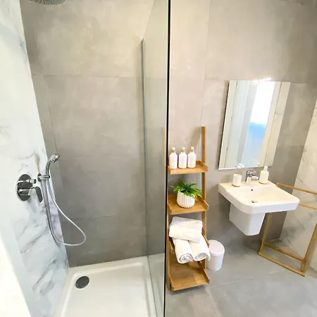 Mia White Luxury - Topfloor Two Bed In Qawra Apartment