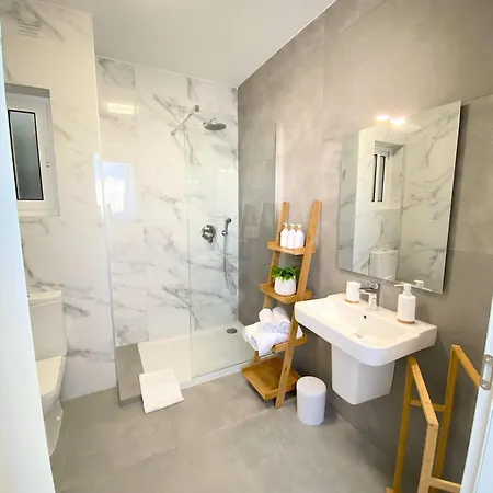 Mia White Luxury - Topfloor Two Bed In Qawra * St Paul's Bay