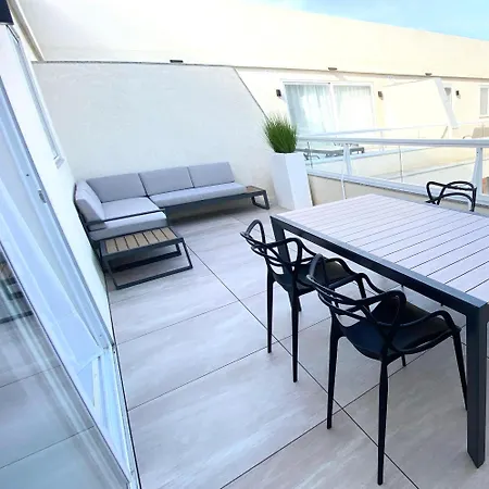 Mia White Luxury - Topfloor Two Bed In Qawra Apartment
