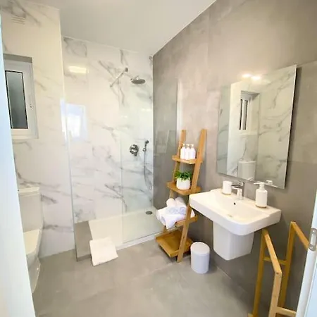 Mia White Luxury - Topfloor Two Bed In Qawra Apartment *