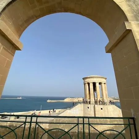 Mia White Luxury - Topfloor Two Bed In Qawra דירה *